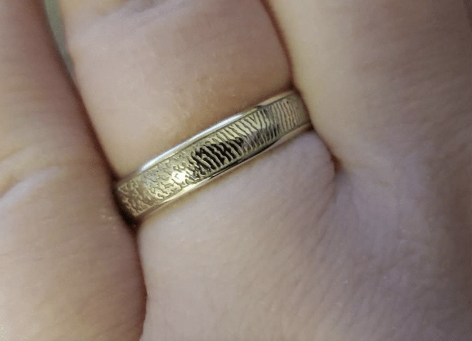 Custom fingerprint memorial ring keepsake
